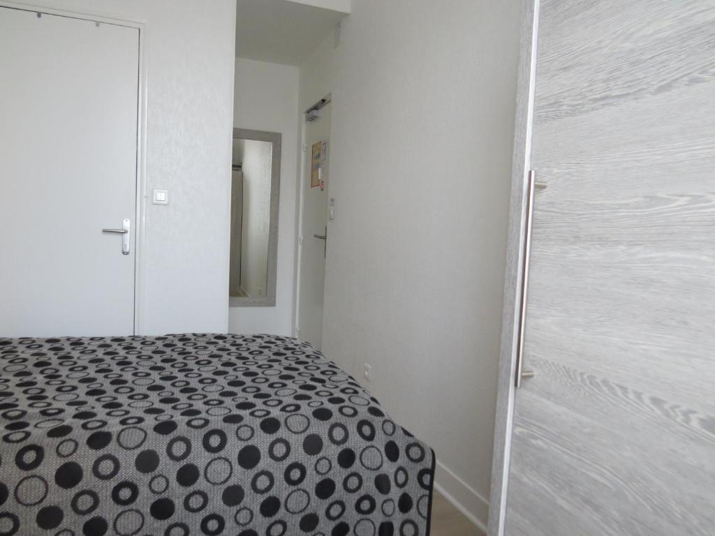 Hotel De Cleves Nevers Bilik gambar