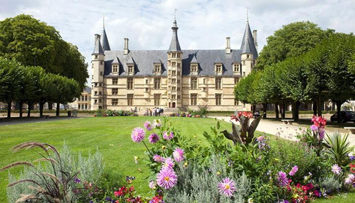 Hotel De Cleves Nevers Luaran gambar